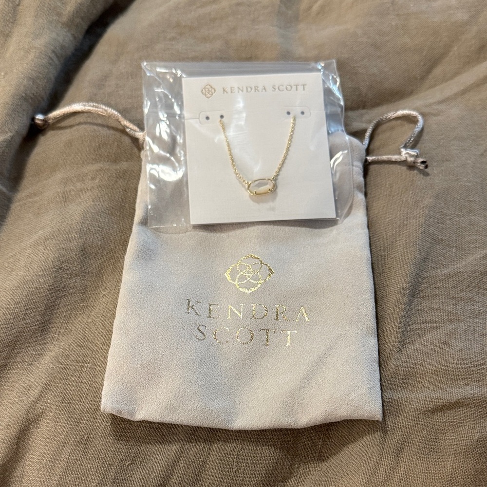 Kendra Scott Gold Pendant Necklace